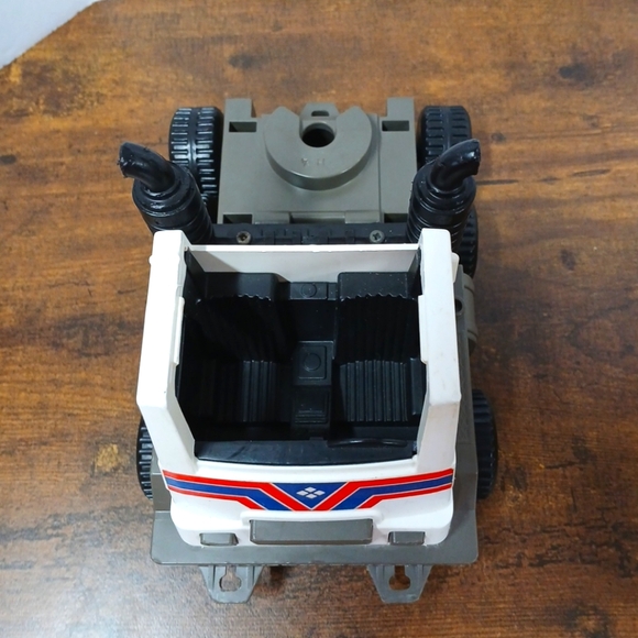 1984 Fisher-Price Husky Helpers Semi Truck Rig #327 - Picture 6 of 10